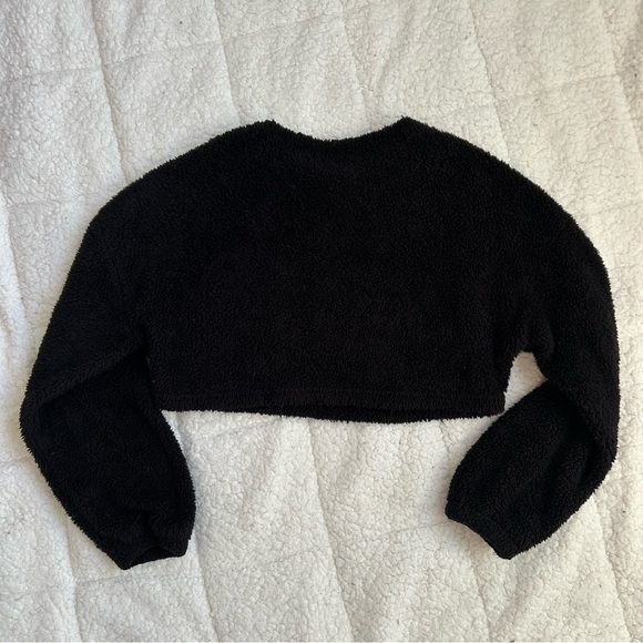 SHEIN - Black Fuzzy Cropped Sweater - Picture 6 of 9